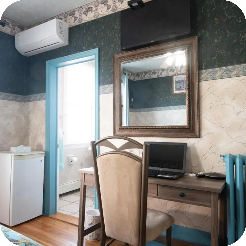 Prince Street Suites hotel room
