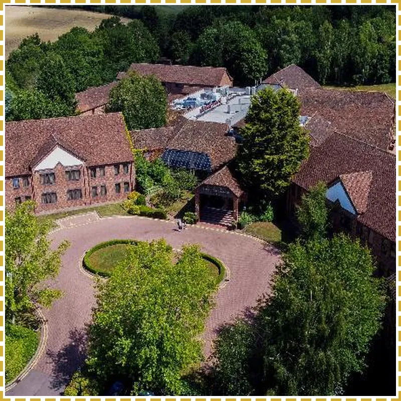 Stratford Manor Hotel hotel view